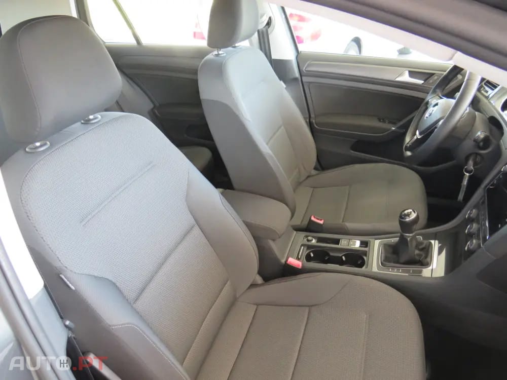 Volkswagen Golf 1.6 TDI Confortline