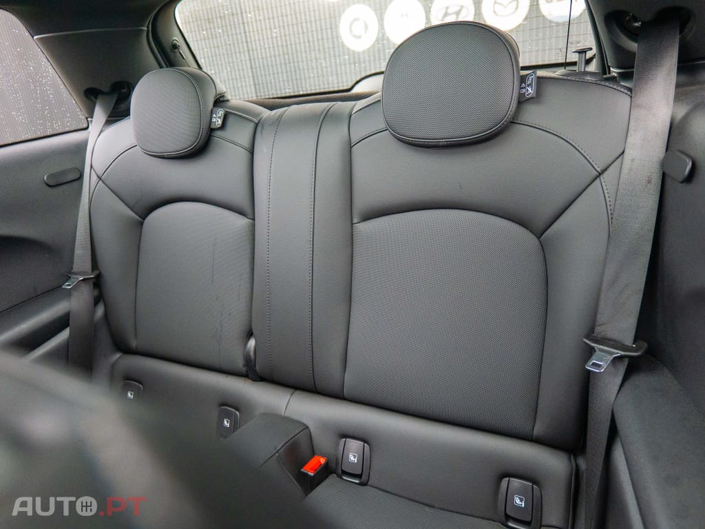 MINI Cooper Cooper SE Yours