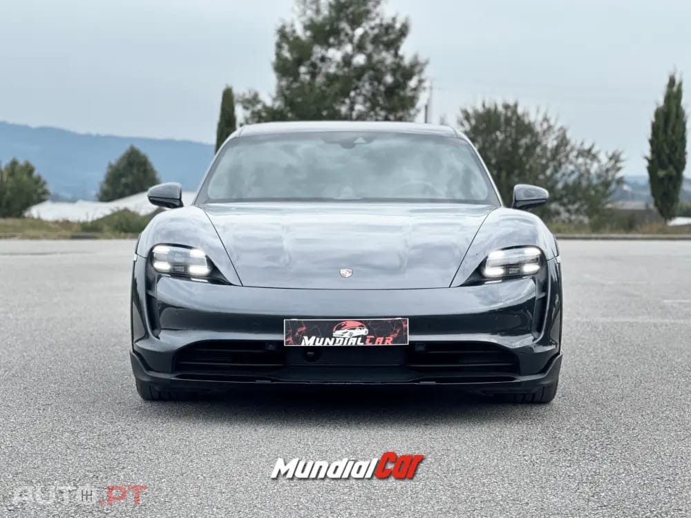 Porsche Taycan 4