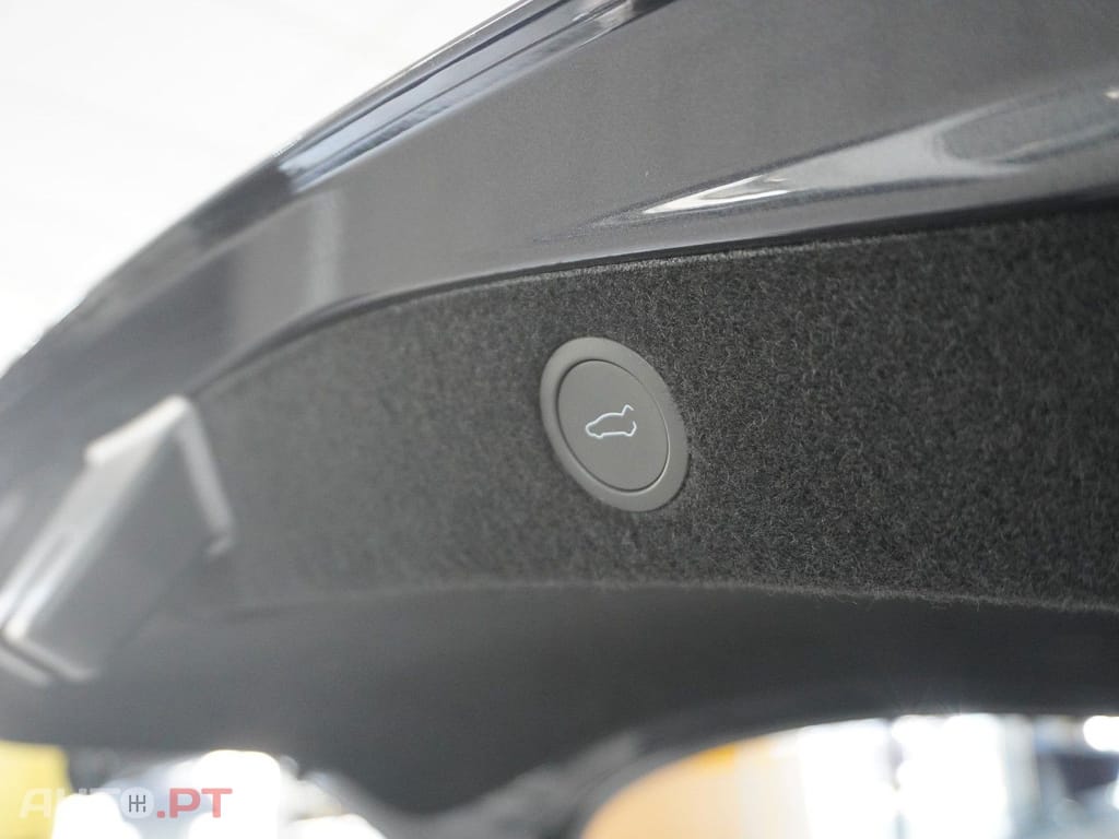 Tesla Model 3 Standard Range Plus RWD