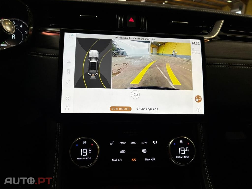 Jaguar F-Pace 2.0 P400e AWD R-Dynamic SE