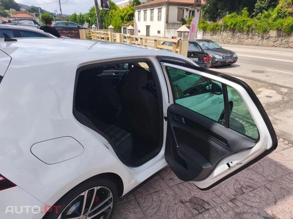 Volkswagen Golf 2.0 TDi GTD