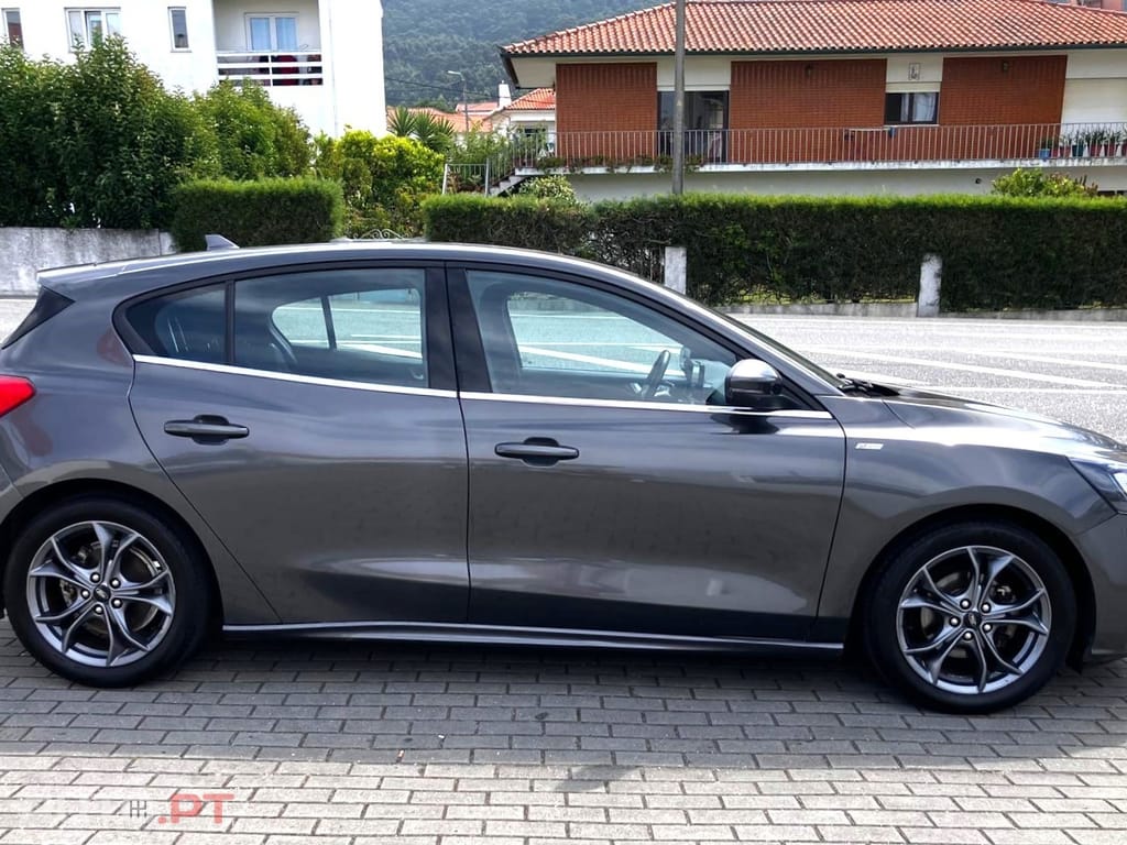 Ford Focus 1.0 EcoBoost S&S ST-LINE