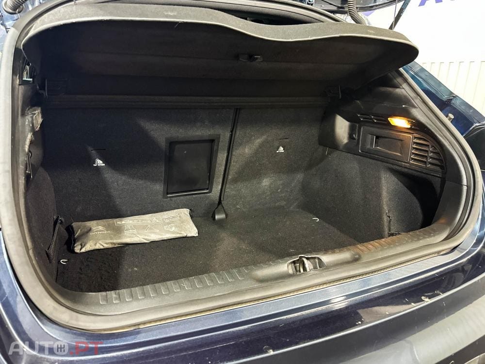 Citroen DS4 1.6 BlueHDi So Chic EAT6 J18