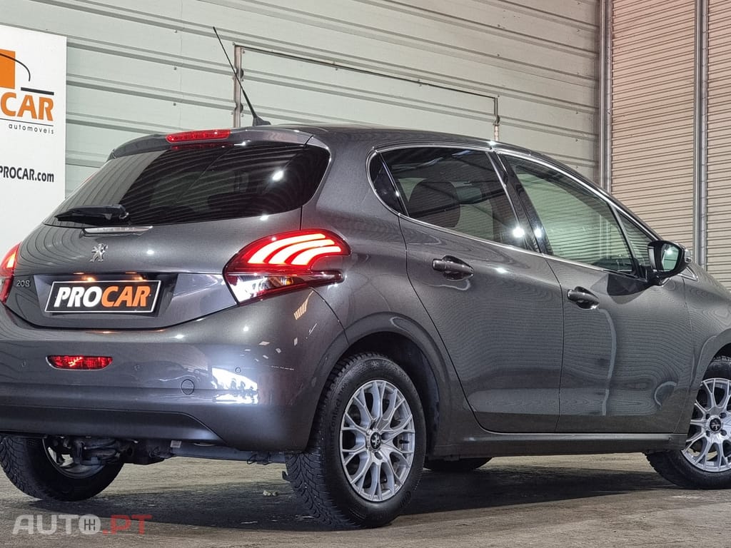 Peugeot 208 1.2 PureTech GT Line