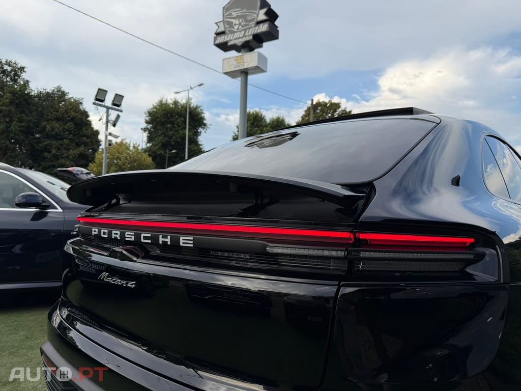 Porsche Macan Electric 4
