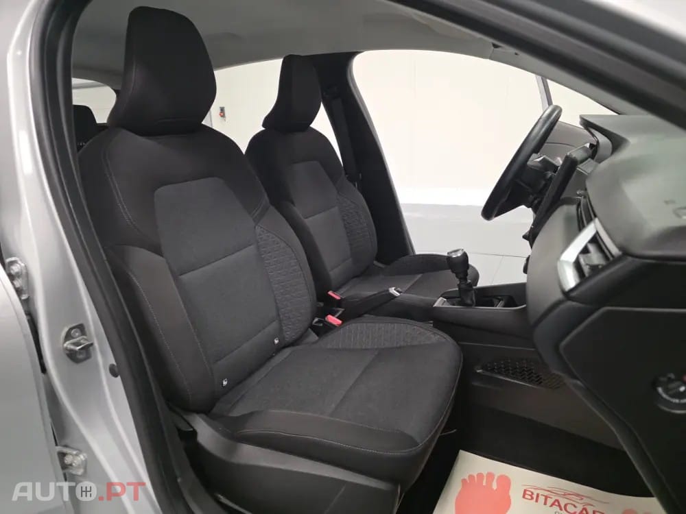 Renault Clio 1.0 TCe Evolution — fotografia 67