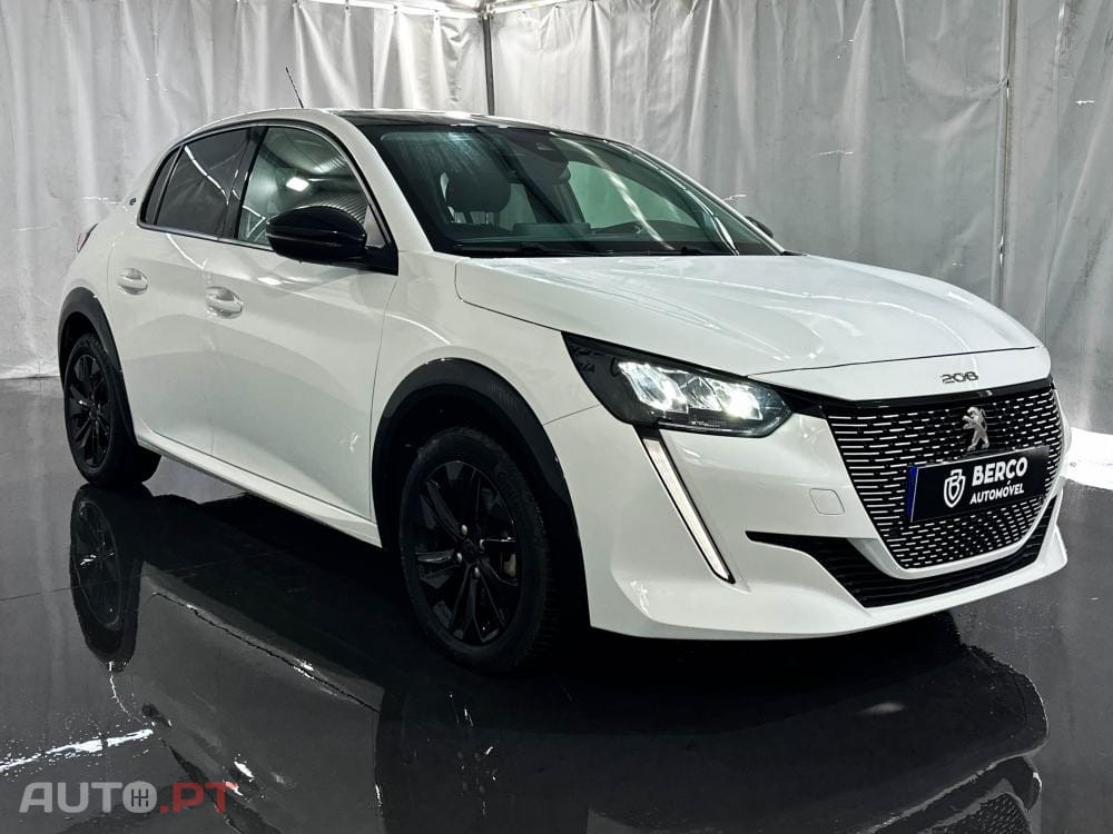 Peugeot E-208 50 kWh Allure Pack