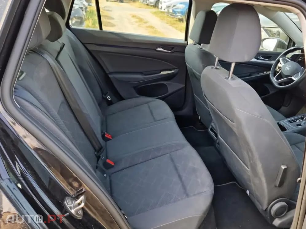 Volkswagen Golf Variant 1.0 eTSI OPF DSG Life