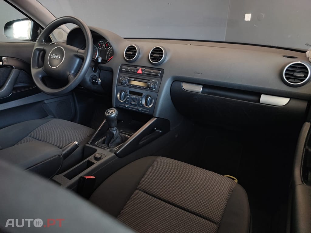 Audi A3 2.0TDI AMB (1DONO)