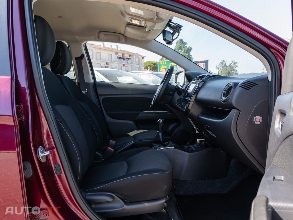 Mitsubishi Space Star 1.2 Intense Connect Edition