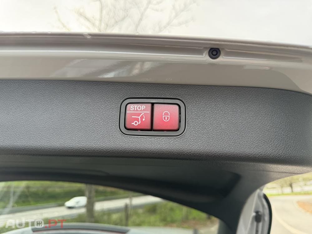 Mercedes-Benz E 300 e AMG Line