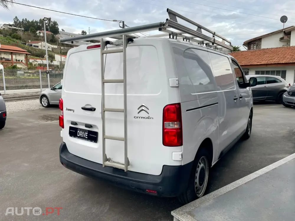 Citroen Jumpy Outro