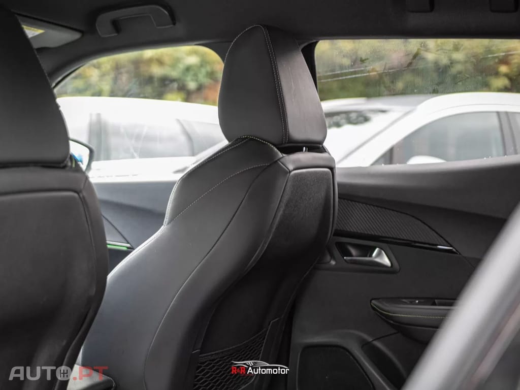 Peugeot E-2008 50 kWh GT