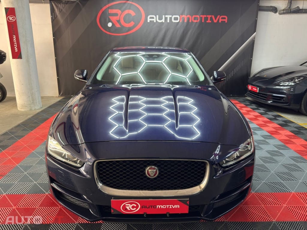 Jaguar XE 2.0 D Prestige
