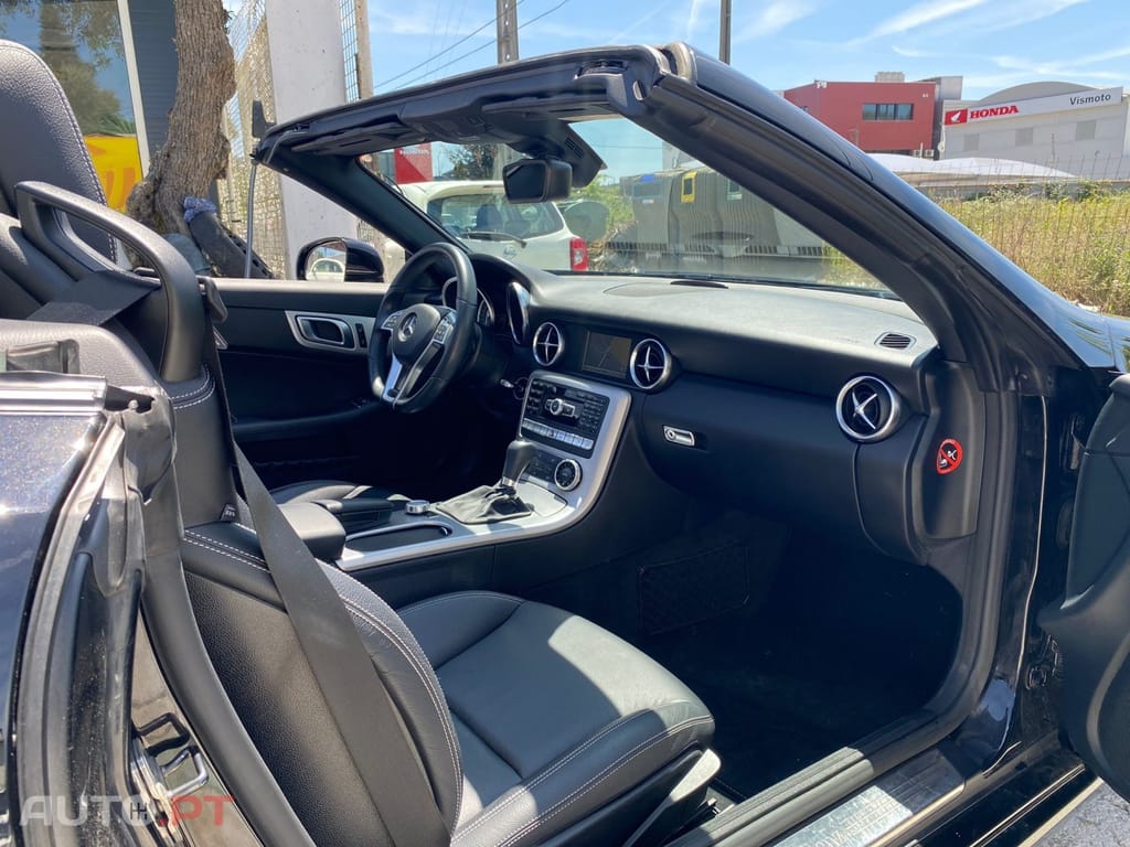 Mercedes-Benz SLK 200 BlueEFFICIENCY 7G-TRONIC Roadster pur