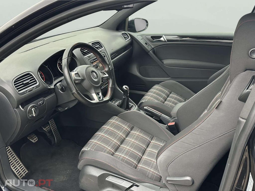 Volkswagen Golf 2.0 GTI