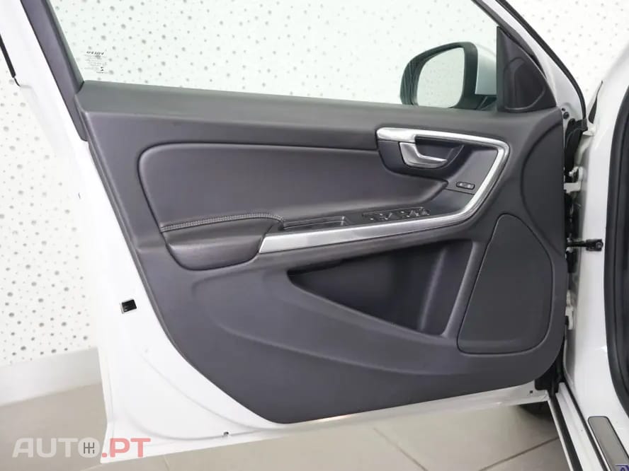 Volvo V60 2.4 D6 R-Design AWD Phev