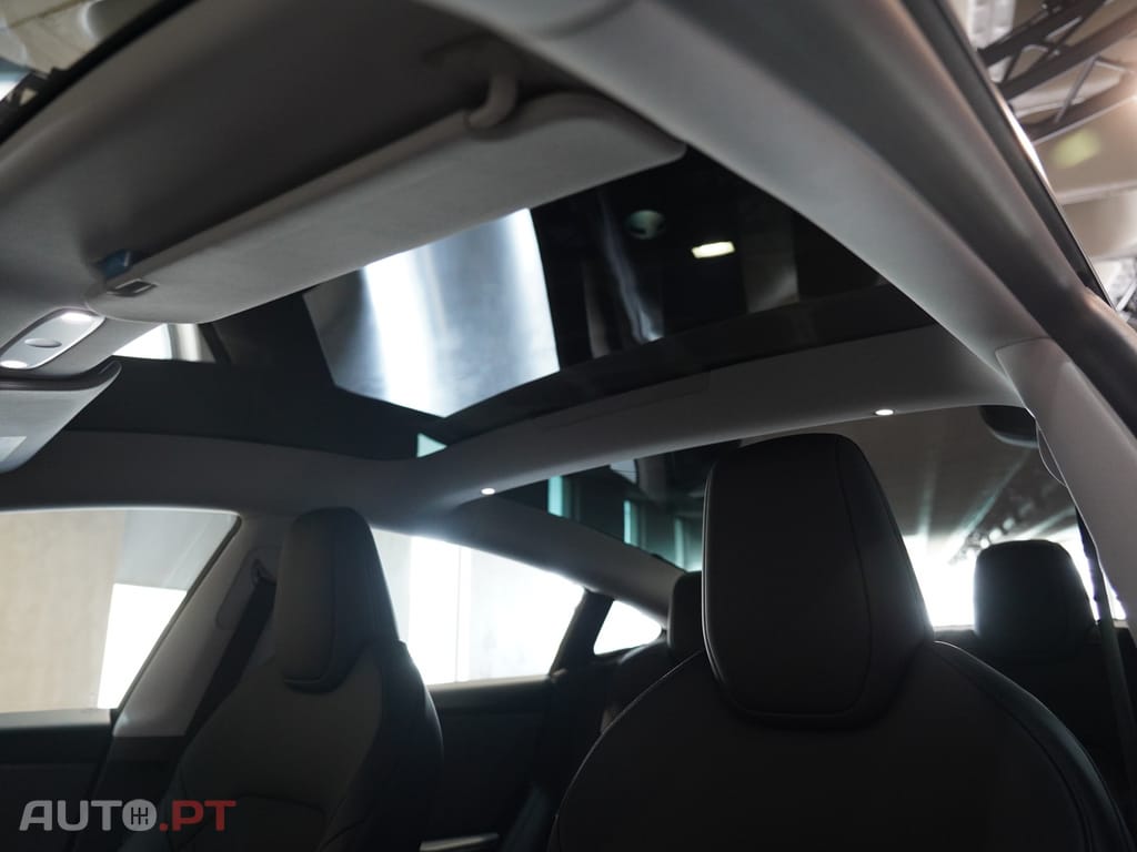 Tesla Model 3 Tração Traseira