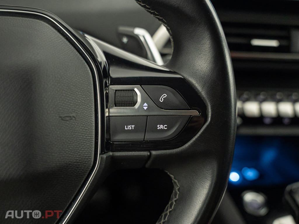 Peugeot 3008 1.6 Hybrid Allure e-EAT8