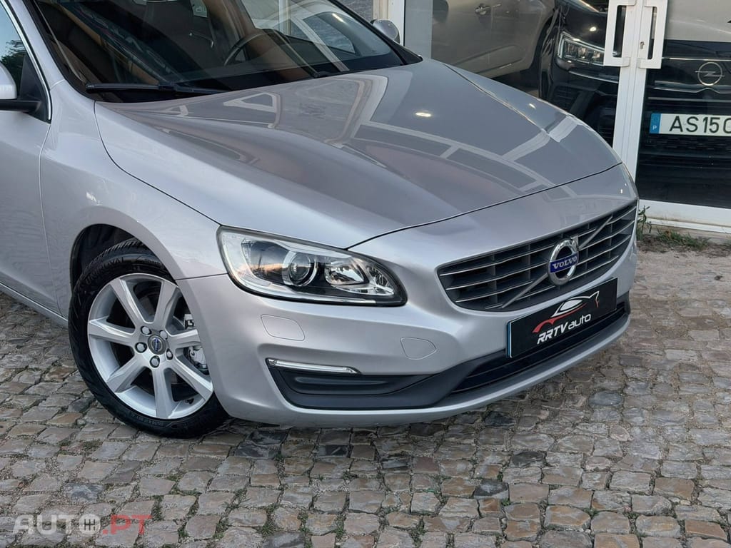 Volvo V60 2.0 D2 Momentum Drive