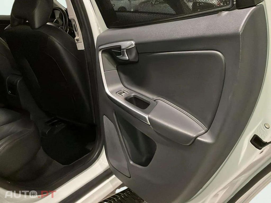 Volvo XC60 2.0 D4 Momentum Plus Geartronic