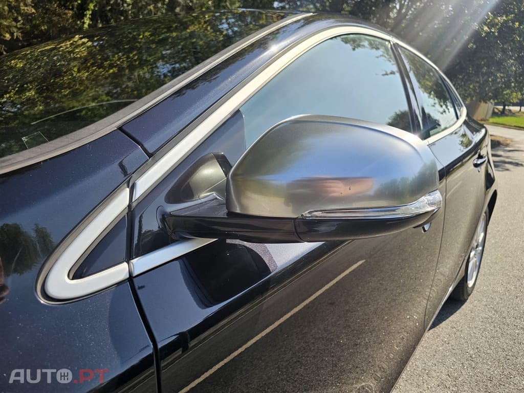 Volvo V40 1.6 D2 R-Design Momentum