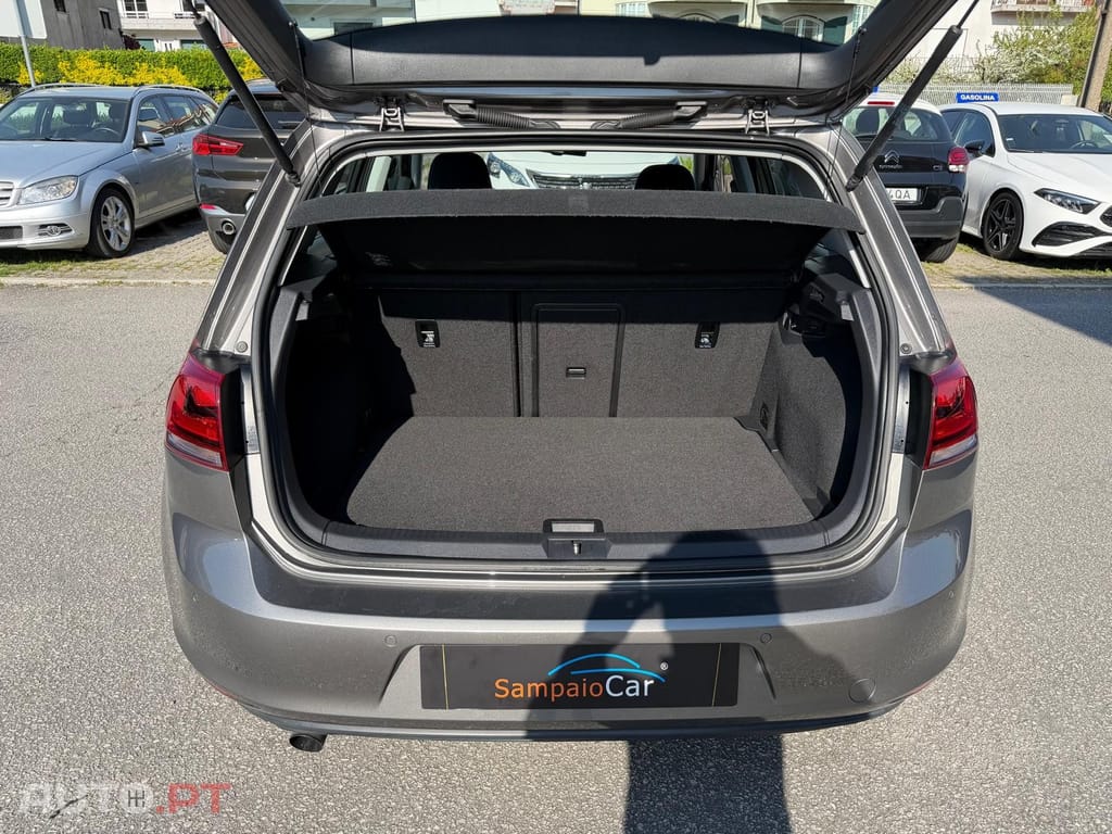 Volkswagen Golf 1.6 TDi Highline DSG