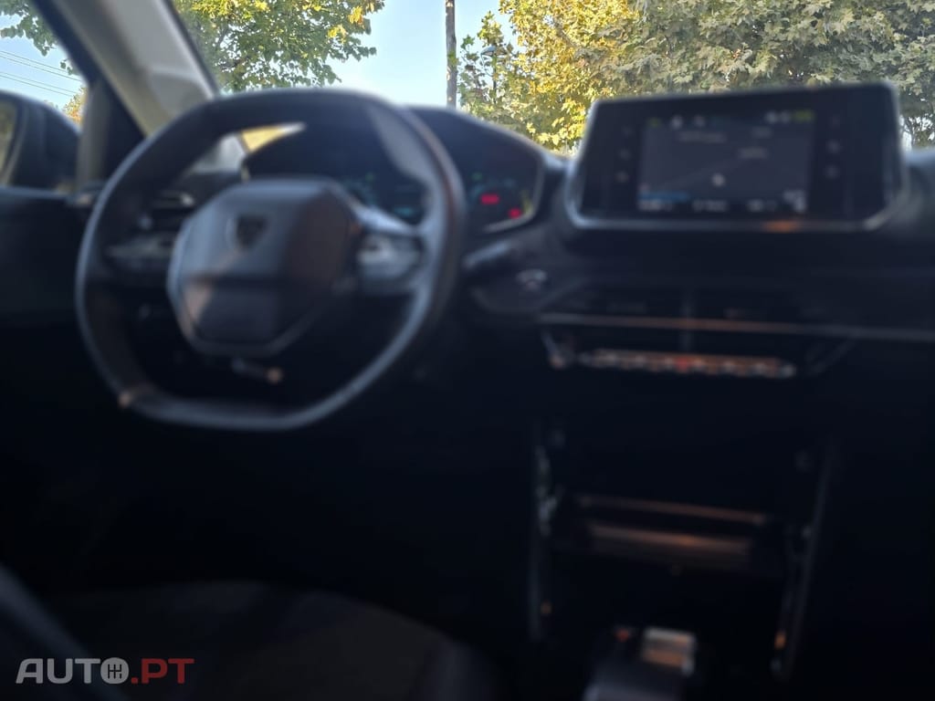 Peugeot E-208 50 kWh Allure Pack