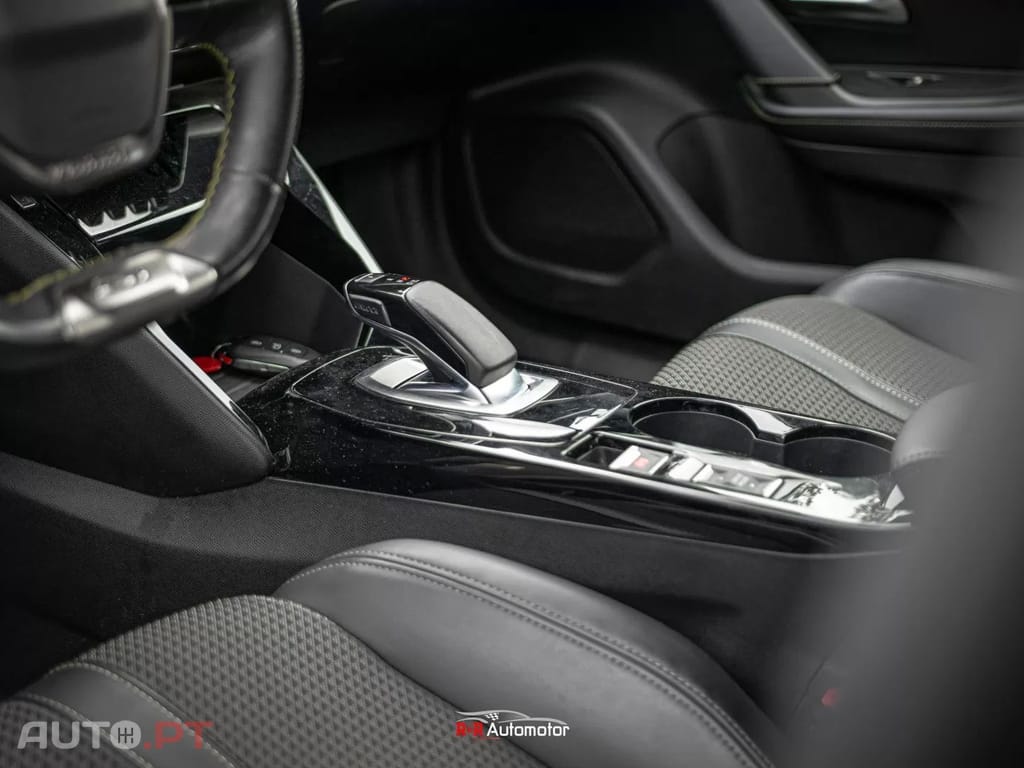 Peugeot E-2008 50 kWh GT