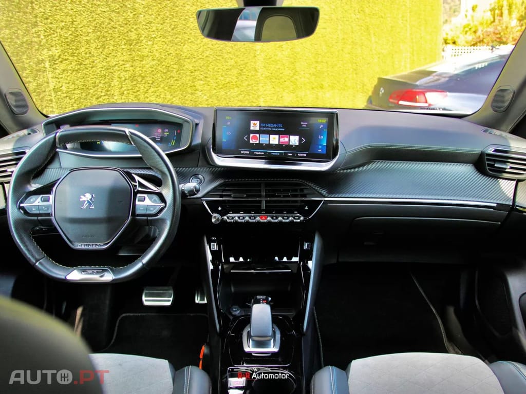 Peugeot E-2008 50 kWh GT