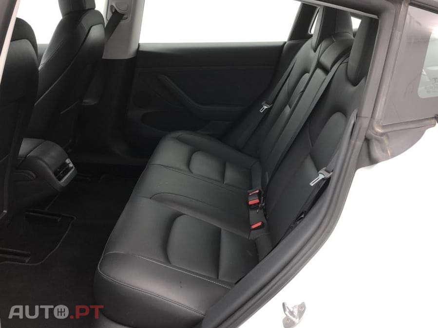 Tesla Model 3 Standard Range Plus RWD