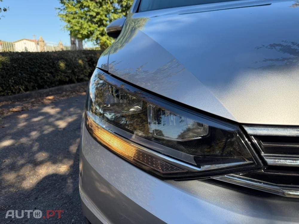 Volkswagen Touran 2.0 TDI Highline DSG