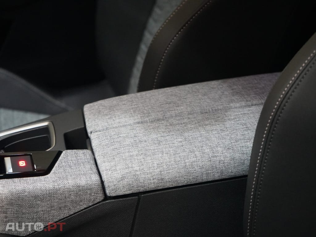 Peugeot 3008 1.2 Hybrid Allure e-DCS6