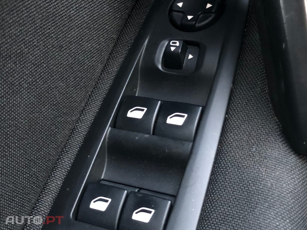 Peugeot 308 1.2 PureTech Business Line