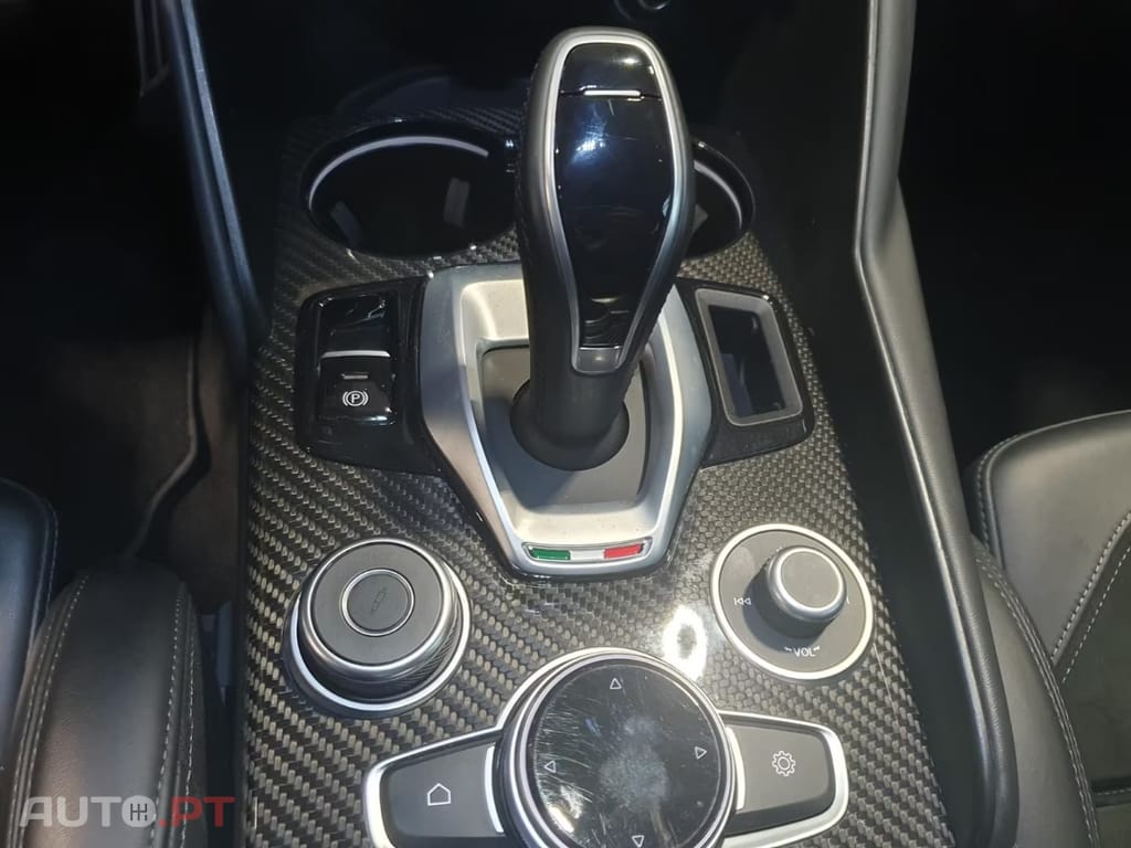 Alfa Romeo Giulia 2.9 Bi-Turbo Quadrifoglio AT8