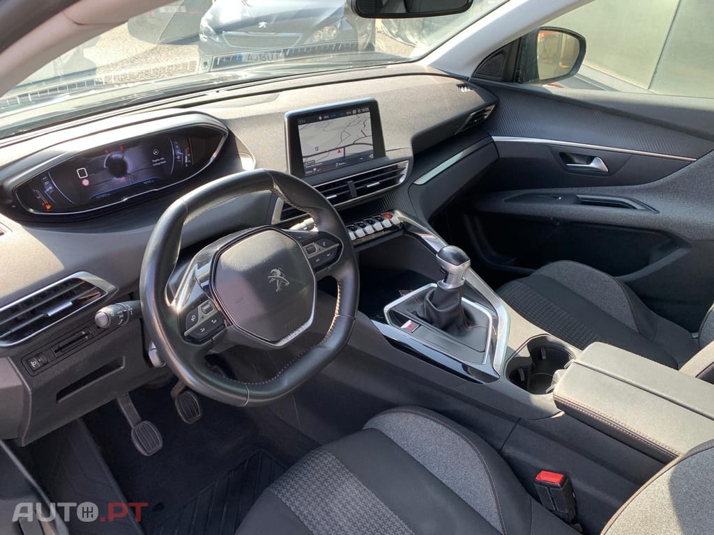 Peugeot 3008 1.5 BlueHDi Active