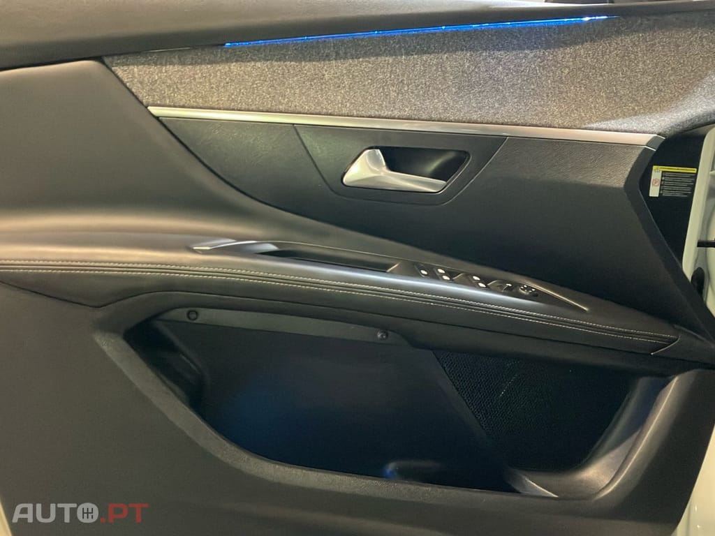 Peugeot 3008 1.5 BlueHDi Allure EAT8