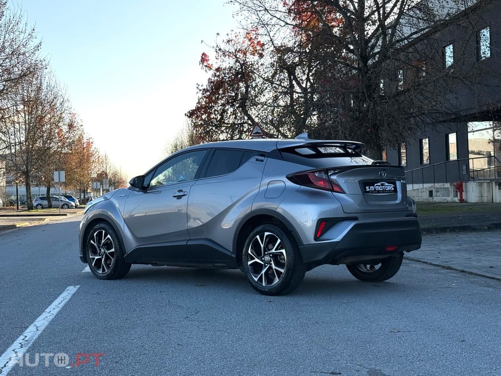 Toyota C-HR 1.8 Hybrid Square Collection