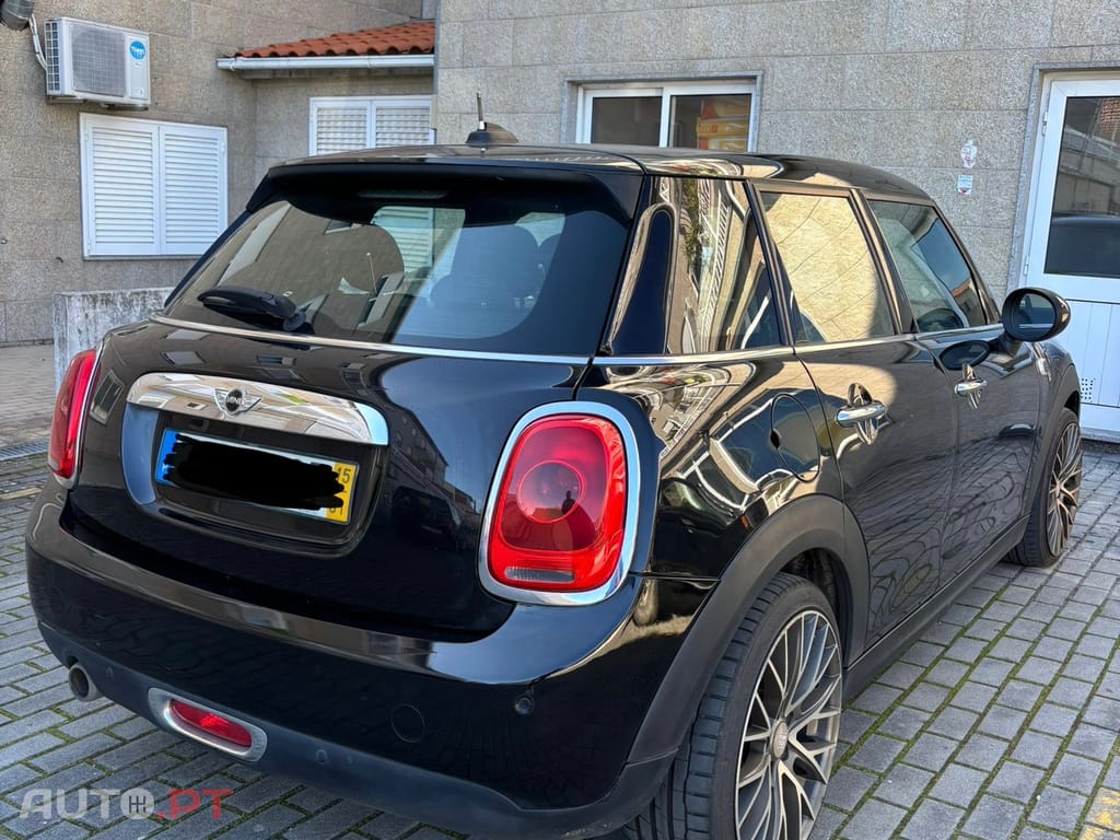 MINI Cooper F55