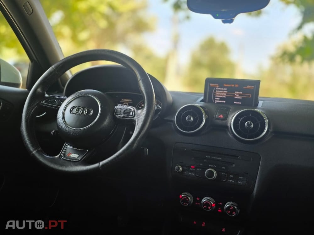 Audi A1 1.6 TDi S-line