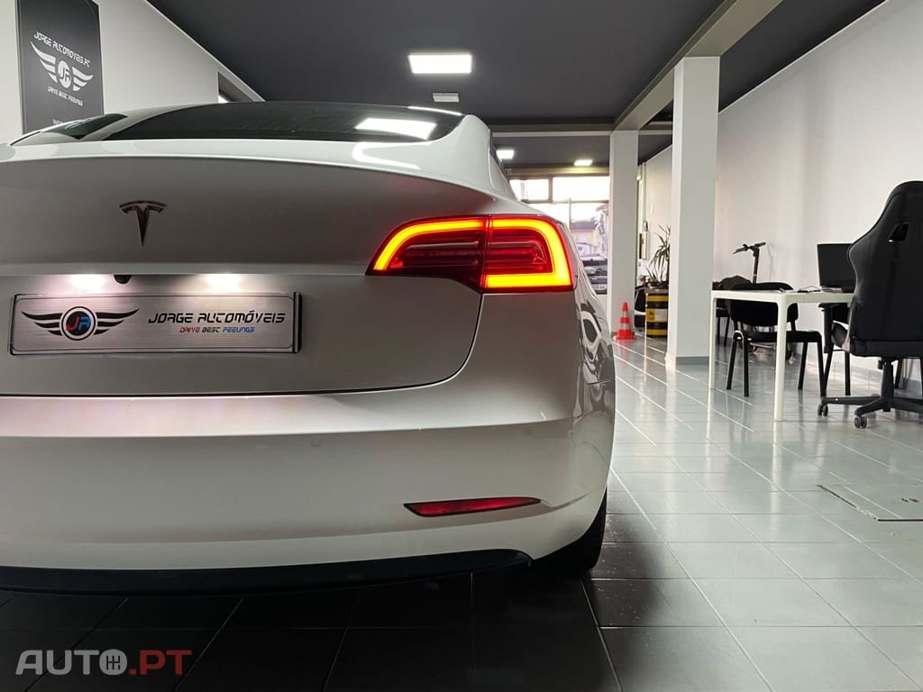 Tesla Model 3 Standard Range Plus RWD