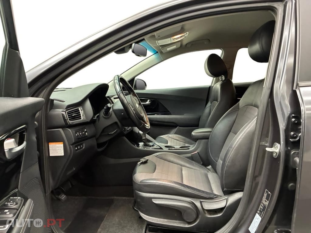 Kia Niro 1.6 GDi Premium DCT6