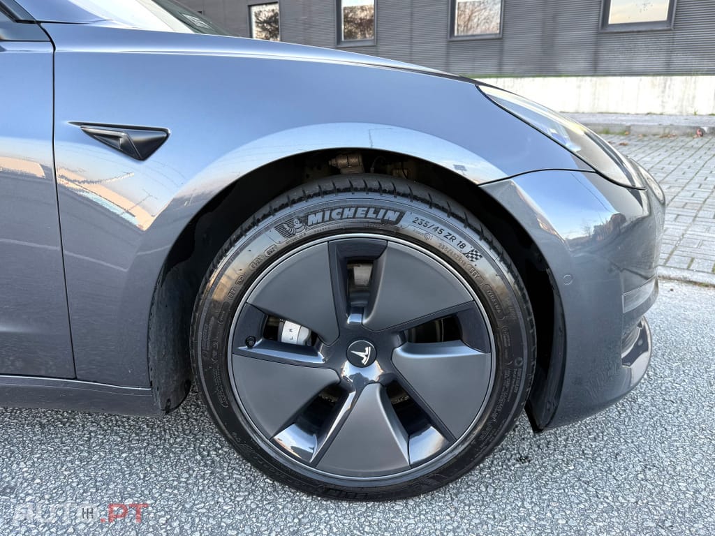 Tesla Model 3 Long-Range Dual Motor AWD