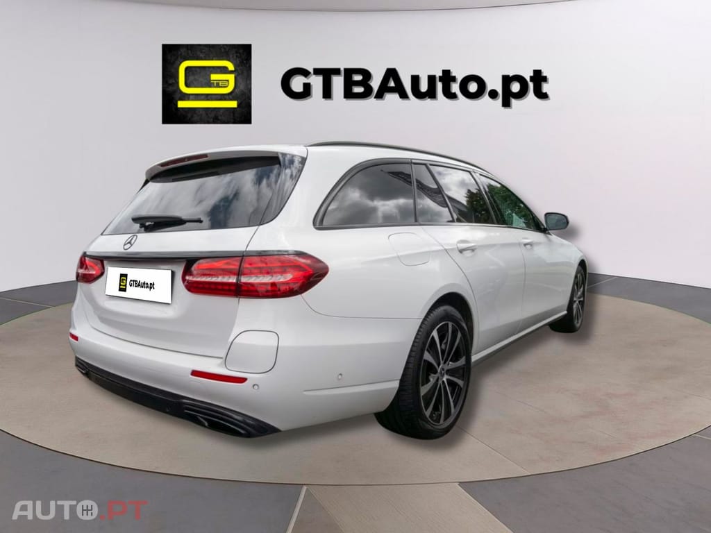 Mercedes-Benz E 300 I.V.A DEDUTIVEL  e T AVANTGARDE