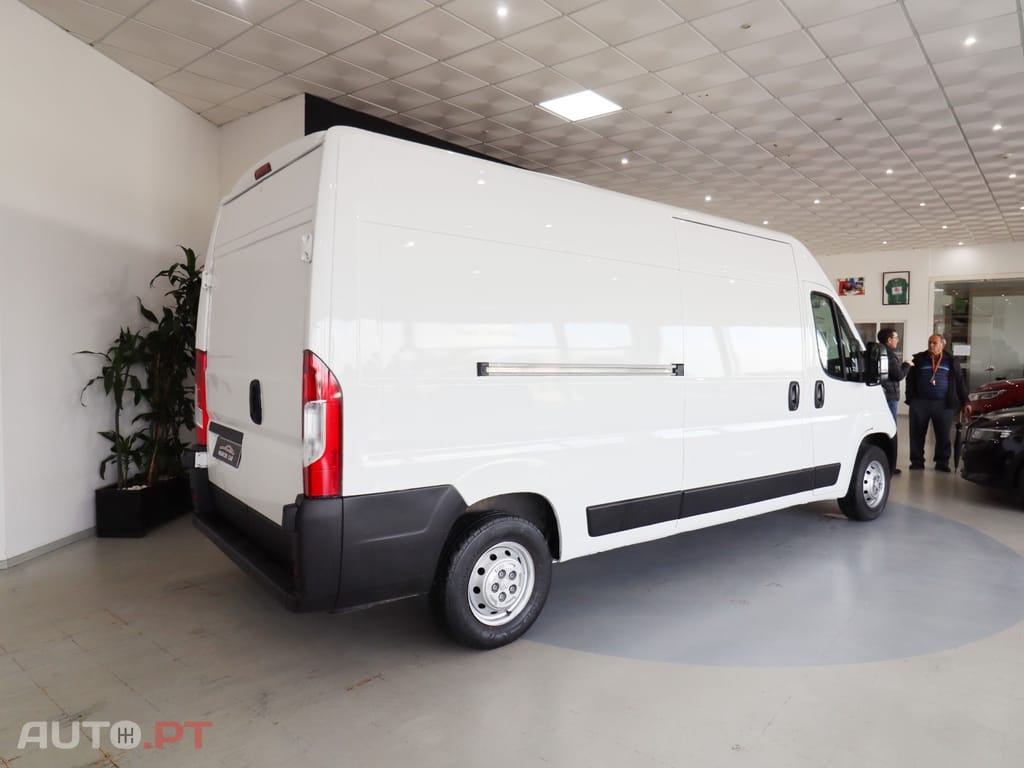 Peugeot Boxer 2.0 BlueHDi 330 L2H2 Premium