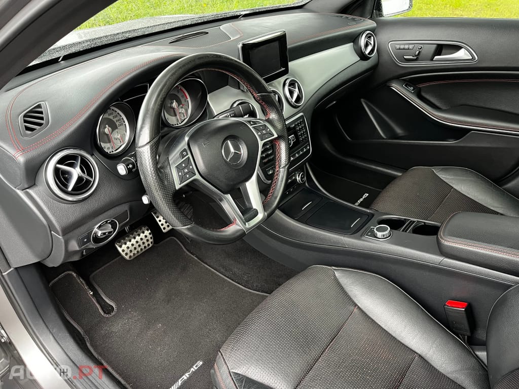 Mercedes-Benz GLA 220 Automático