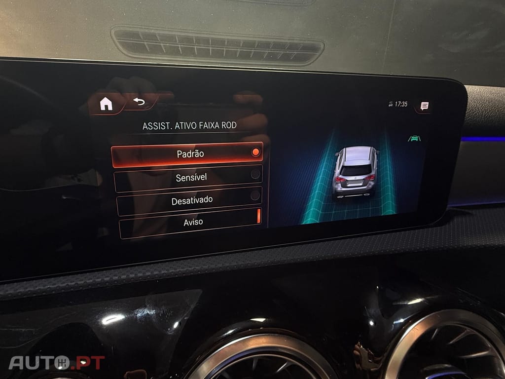 Mercedes-Benz A 250 e AMG Line
