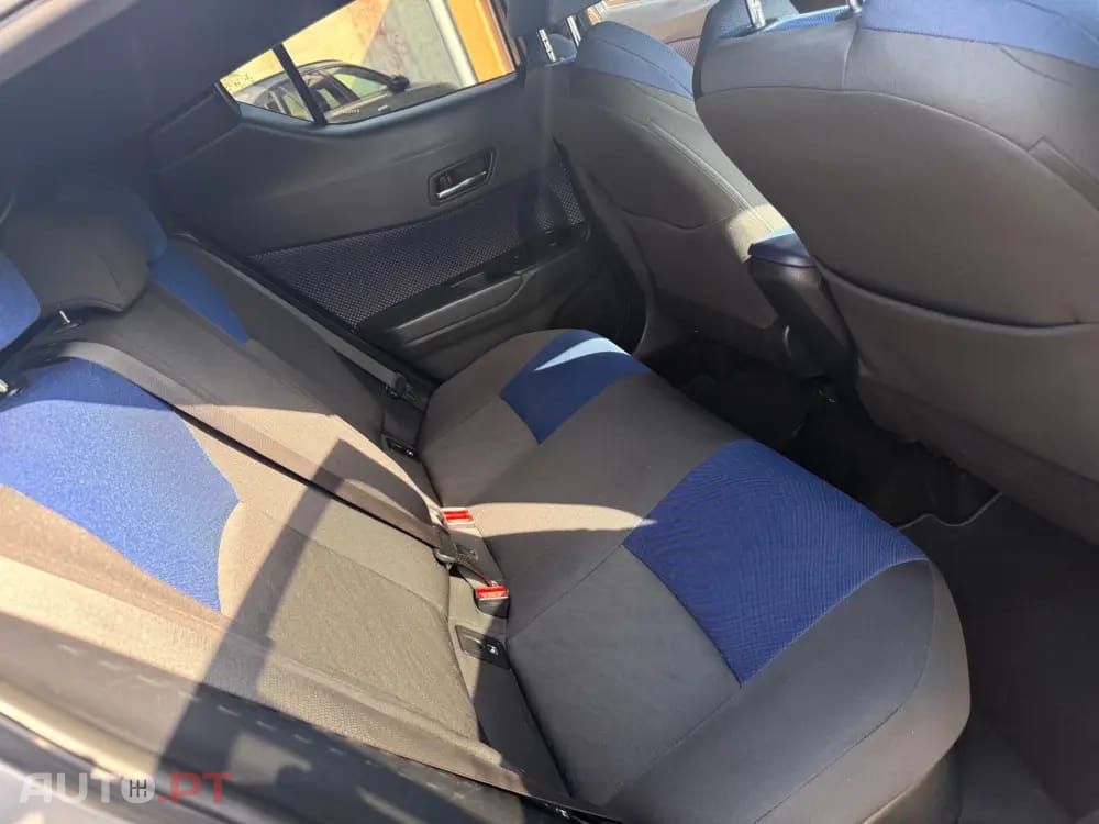 Toyota C-HR 1.8 Hybrid Exclusive