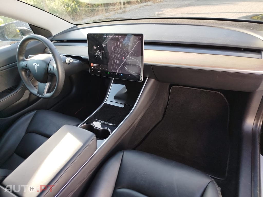 Tesla Model 3 Tração Traseira